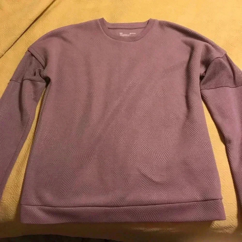 Under Armour sweatshirt